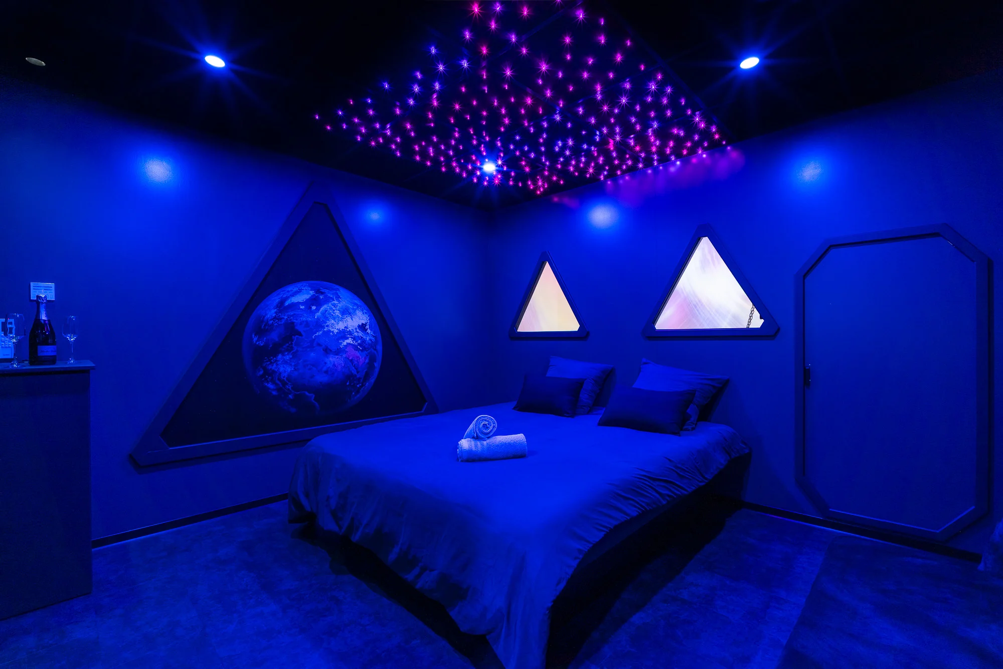chambre-lit-nid-love-room-eden-toulouse
