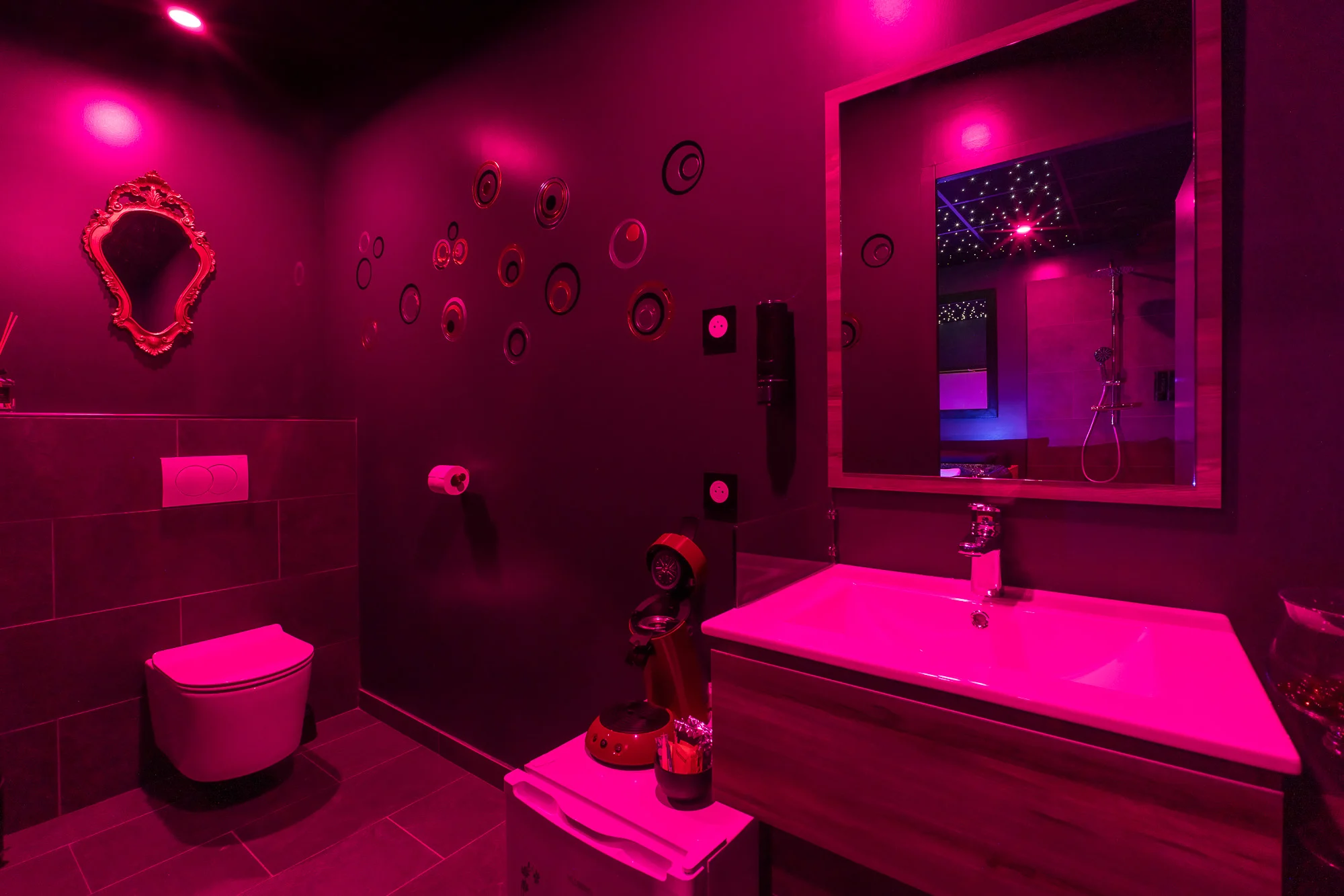 Jungle room