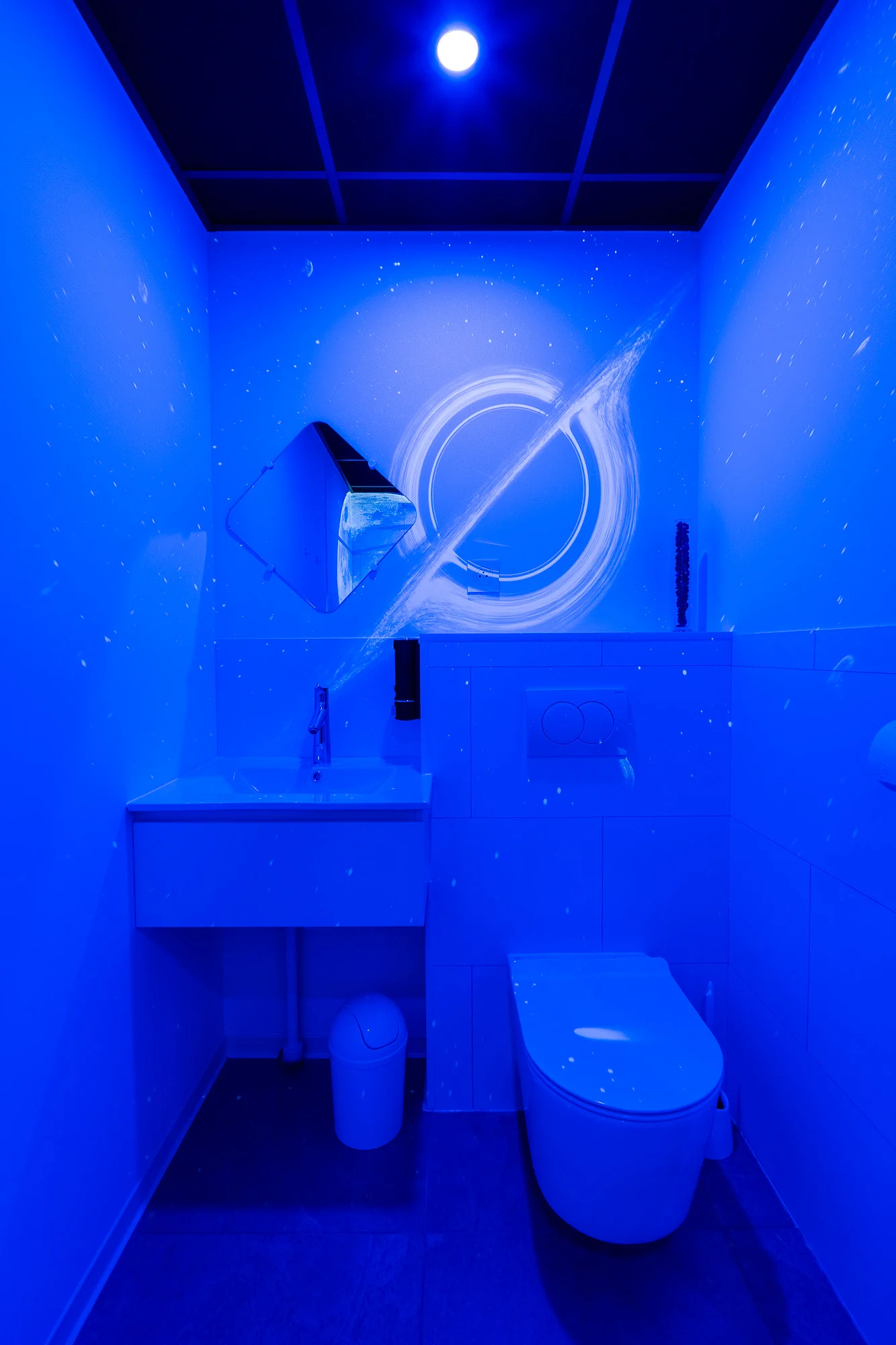 salle-de-bain-spatiale-voie-lactee-toulouse