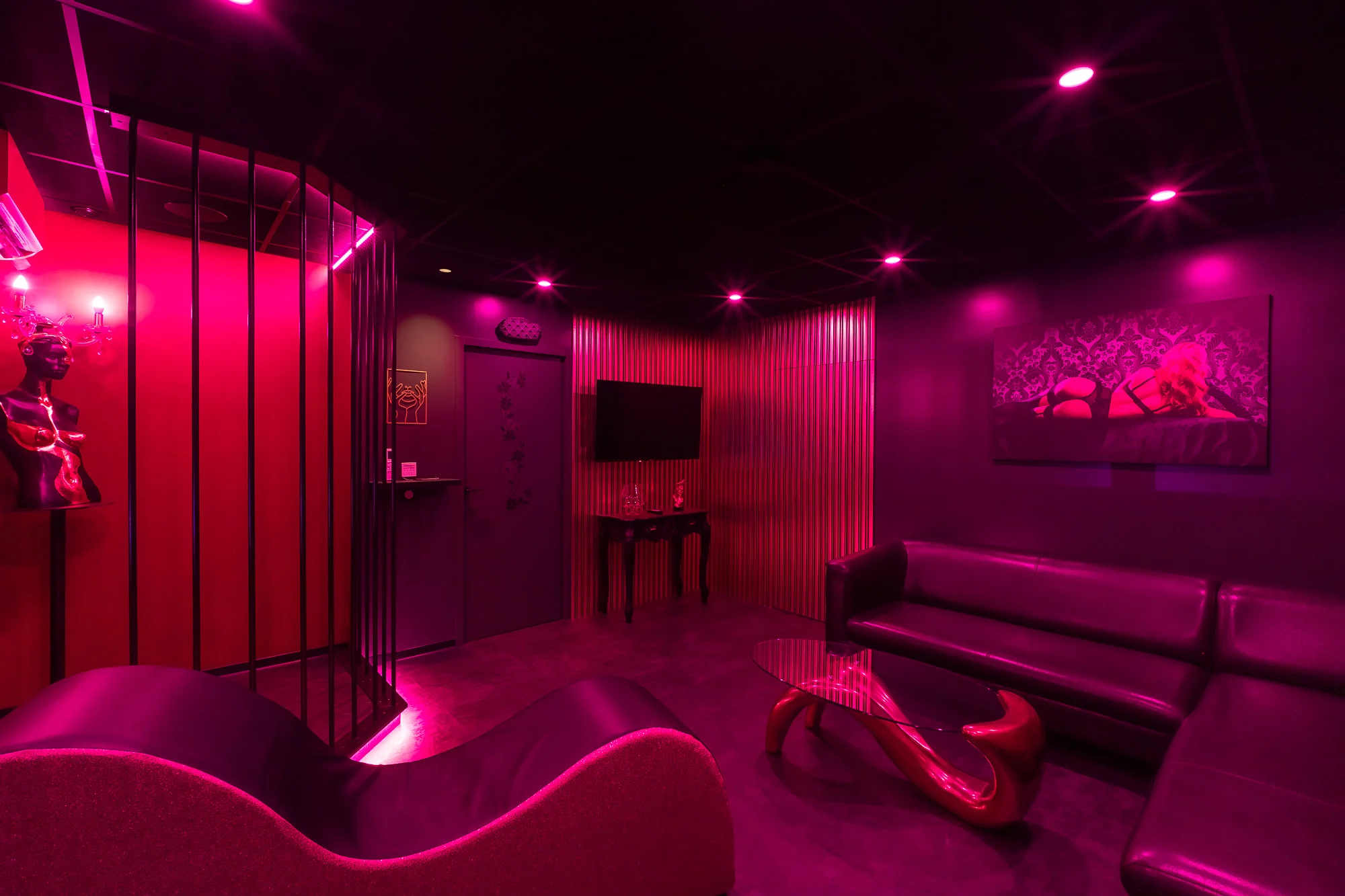 salon-canape-sofa-tantra-50-nuances-toulouse