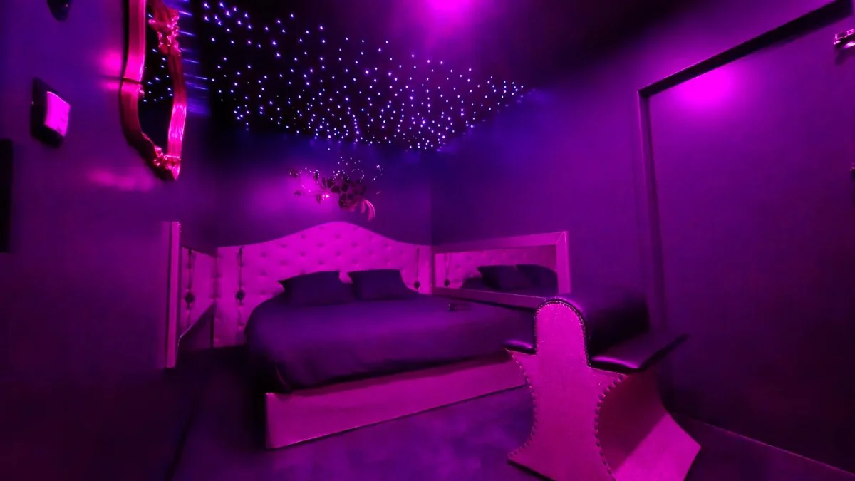 Découvrez 50 Nuances, votre Love Room avec spa privatif près de Toulouse - Image 2